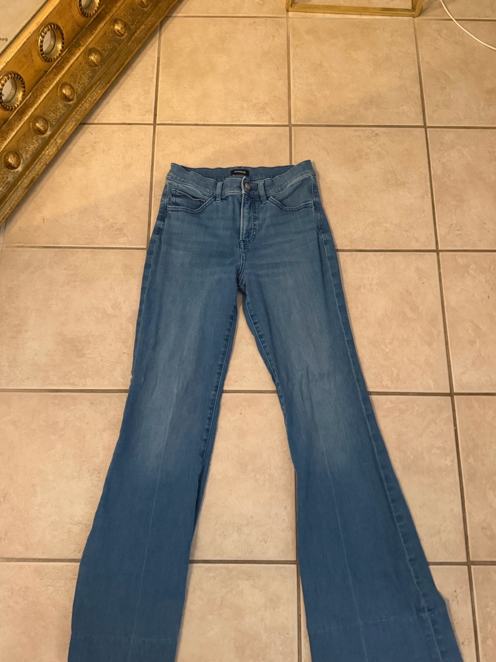 Express Women's Straight Leg Jeans in Mid Blue